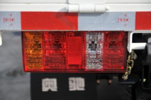飞碟奥驰 X1系列 82马力 4X2 3.28米 国五 自卸车(FD3040W16K5-1)