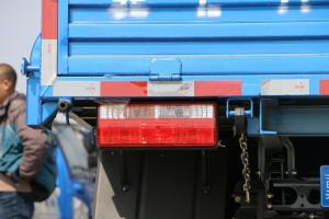 飞碟奥驰 X3系列 129马力 4X2 4.13米 国五 自卸车(FD3043W63K5-1)