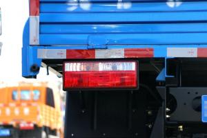 飞碟奥驰 V3系列 130马力 4.17米 国五 单排栏板轻卡载货车(FD1043W63K5-1)