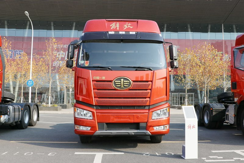 一汽解放 新J6P重卡 质惠版 2020款 420马力 6X4 国五 牵引车(CA4250P66K24T1A1E5)