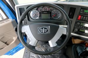  解放 麟VH 220马力 4X2 6.8米 国六 厢式载货车(CA5180XXYPK15L2E6A80) 