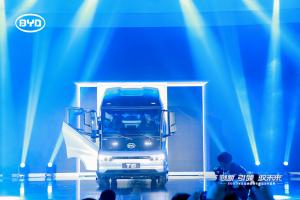 比亚迪 T5 130kw 4×2 纯电动 厢式载货车