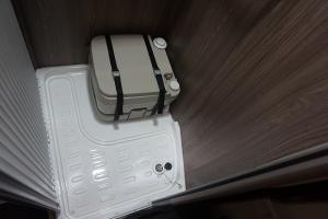 一汽解放青汽  JH6+重卡 生活舱版 550马力  6X4 国五AMT牵引车(CA4250P33K25T1E5A80)