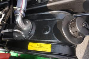 一汽解放青汽  JH6+重卡 生活舱版 550马力  6X4 国五AMT牵引车(CA4250P33K25T1E5A80)