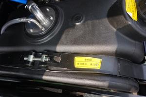 一汽解放青汽  JH6+重卡 生活舱版 550马力  6X4 国五AMT牵引车(CA4250P33K25T1E5A80)