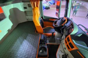 福田戴姆勒汽车 凯曼饕餮 550马力 6×4 国五 牵引车