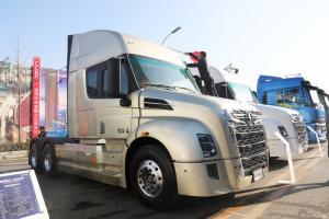 陕汽商用车 轾德·炎 标配版 560马力 6X4 国六 牵引车