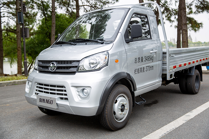 新龙马汽车 启腾N60 116马力 4×2 国六 栏板载货车 基本型（FJ1030BAC2）