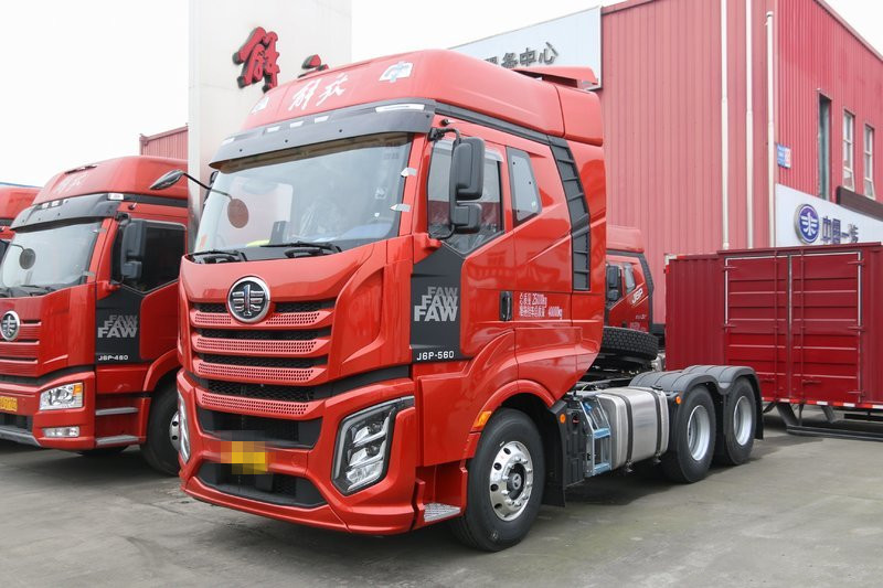 一汽解放 J6V重卡 560马力 6X4 国六 牵引车(CA4250P66K25T1E6)