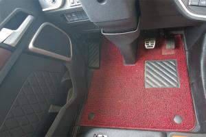 一汽解放青汽 鹰途 头等舱 620马力 6X4 国六 AMT自动挡牵引车(CA4257P35K18T1E6A80)