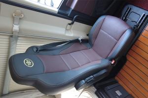 一汽解放青汽 鹰途 头等舱 620马力 6X4 国六 AMT自动挡牵引车(CA4257P35K18T1E6A80)