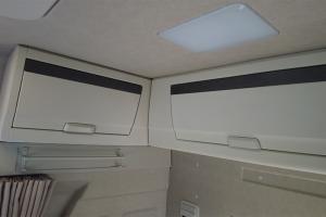 一汽解放青汽 鹰途 头等舱 620马力 6X4 国六 AMT自动挡牵引车(CA4257P35K18T1E6A80)