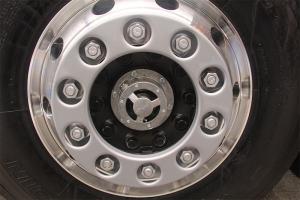 一汽解放青汽 JH6 423kWh 6×4 纯电动牵引车