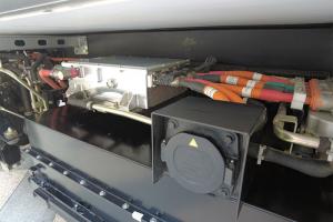 飞碟 HW5 150马力+65kW 单排插电式混合动力厢式轻卡17.5kWh