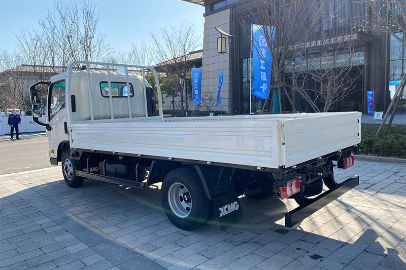 徐工汉驰 豪省星 132马力 4×2 国六 栏板单排载货车