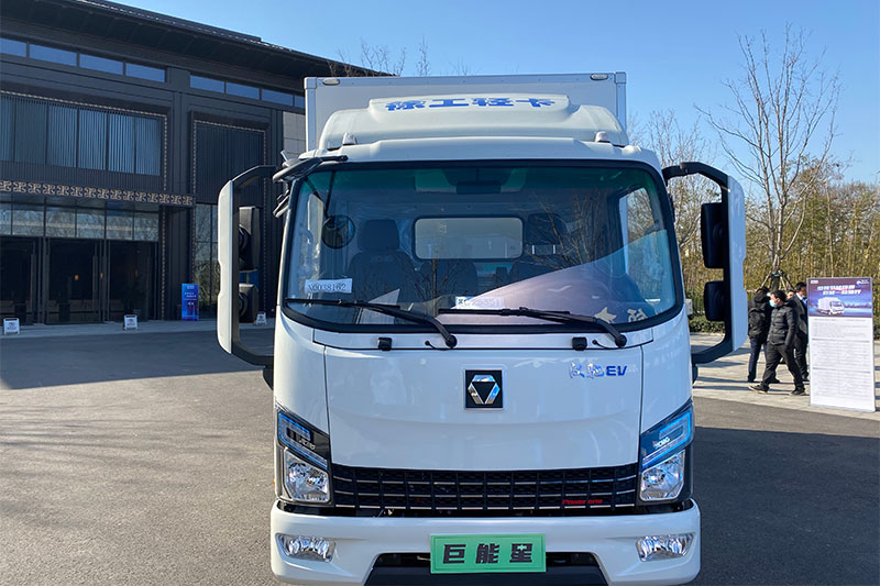 徐工汉驰 巨能星 140kW 4×2 纯电动 单排载货车（89kWh）