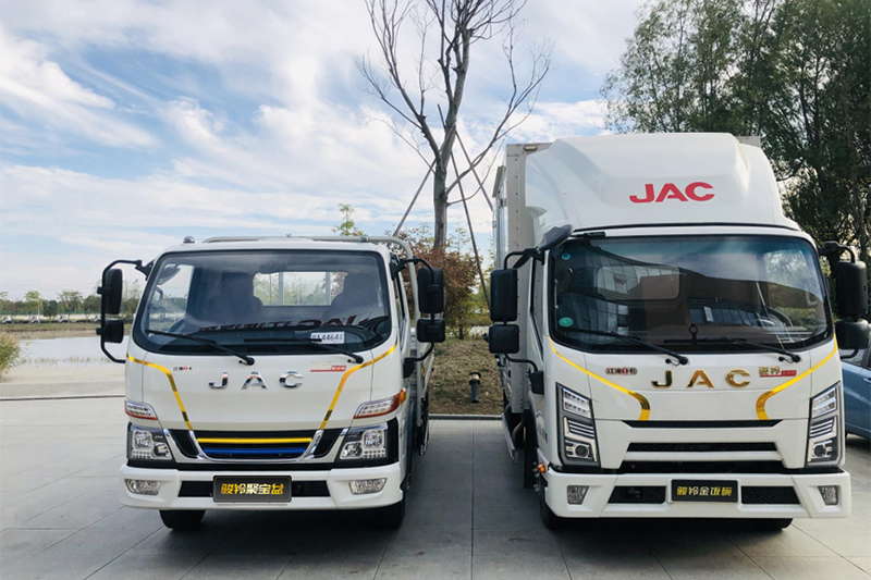 江淮汽车 骏铃V5 4.5T 4×2 4.18米单排插电式混合动力轻卡(HFC1041PHEV2)15.5kWh