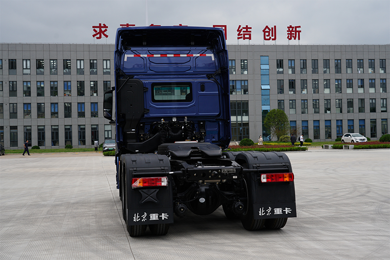 北汽重卡 追梦 470马力 6×4 国六 牵引车 砂石料运输版（BJ4250D6CP-02）