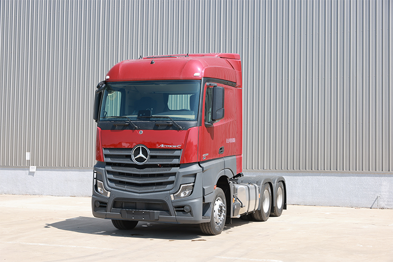 梅赛德斯-奔驰 Actros 2653 530马力 6×4 国六 公路牵引车 （红）