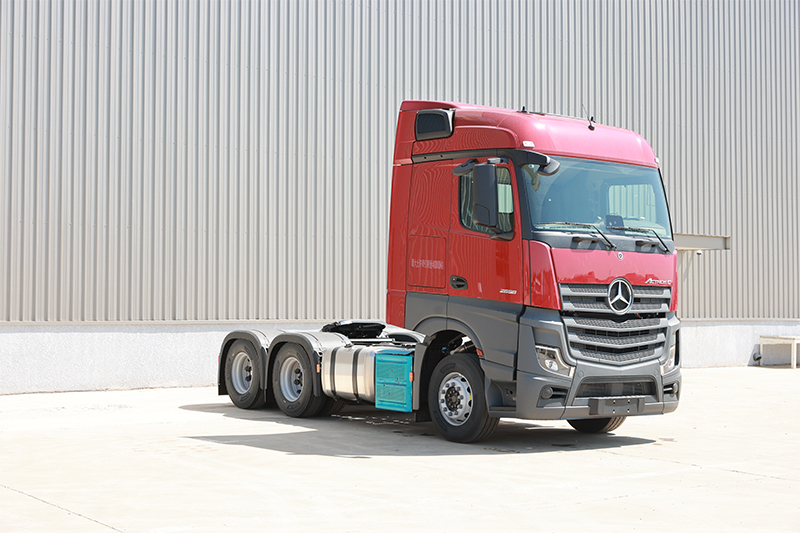 梅赛德斯-奔驰 Actros 2653 530马力 6×4 国六 公路牵引车 （红）