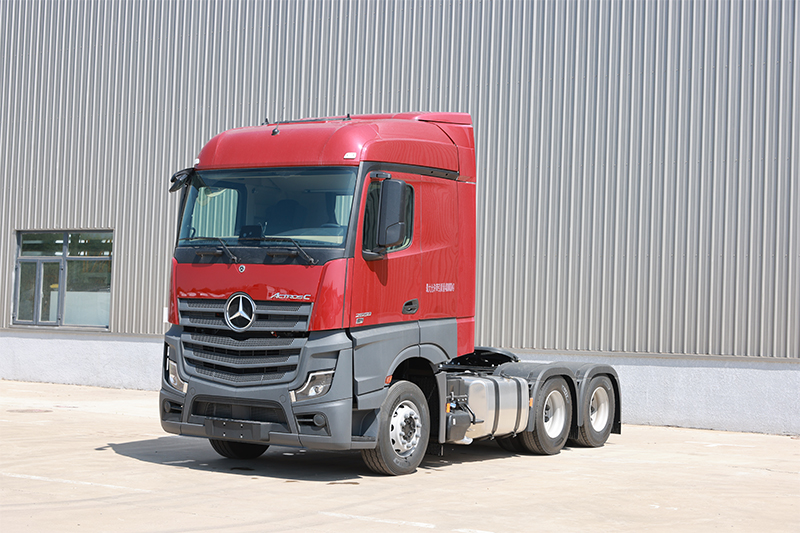 梅赛德斯-奔驰 Actros 2653 530马力 6×4 国六 公路牵引车 （红）