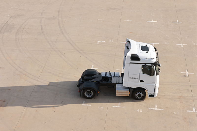 梅赛德斯-奔驰 Actros 1842 420马力 6x4 国六 公路牵引车