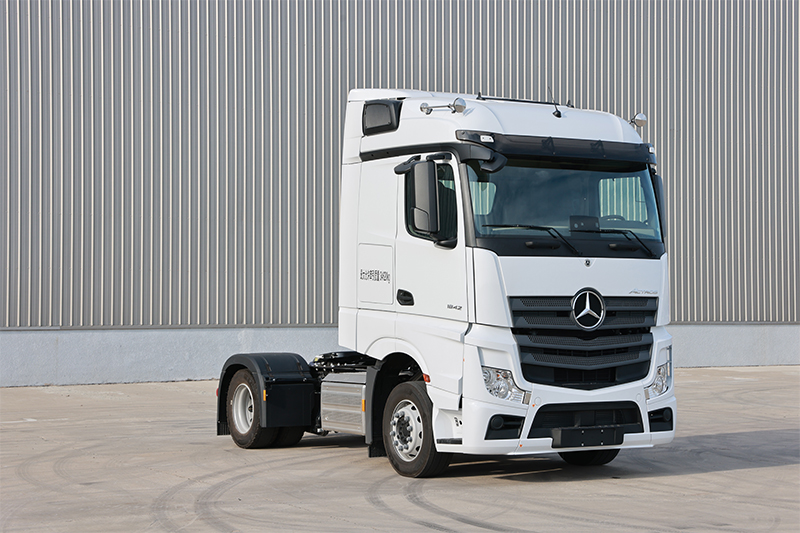 梅赛德斯-奔驰 Actros 1842 420马力 6x4 国六 公路牵引车
