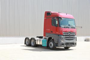 梅赛德斯-奔驰 Actros 2653 530马力 6×4 国六 公路牵引车 （红）