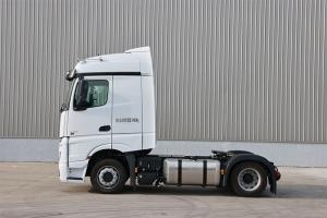 梅赛德斯-奔驰 Actros  1842 420马力 6x4 国六 公路牵引车