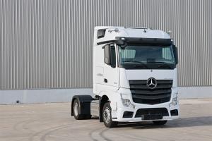 梅赛德斯-奔驰 Actros  1842 420马力 6x4 国六 公路牵引车