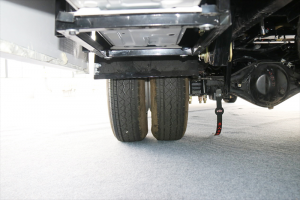 长安跨越 D5 4×2 115马力 国六 自动挡 横床 自行房车