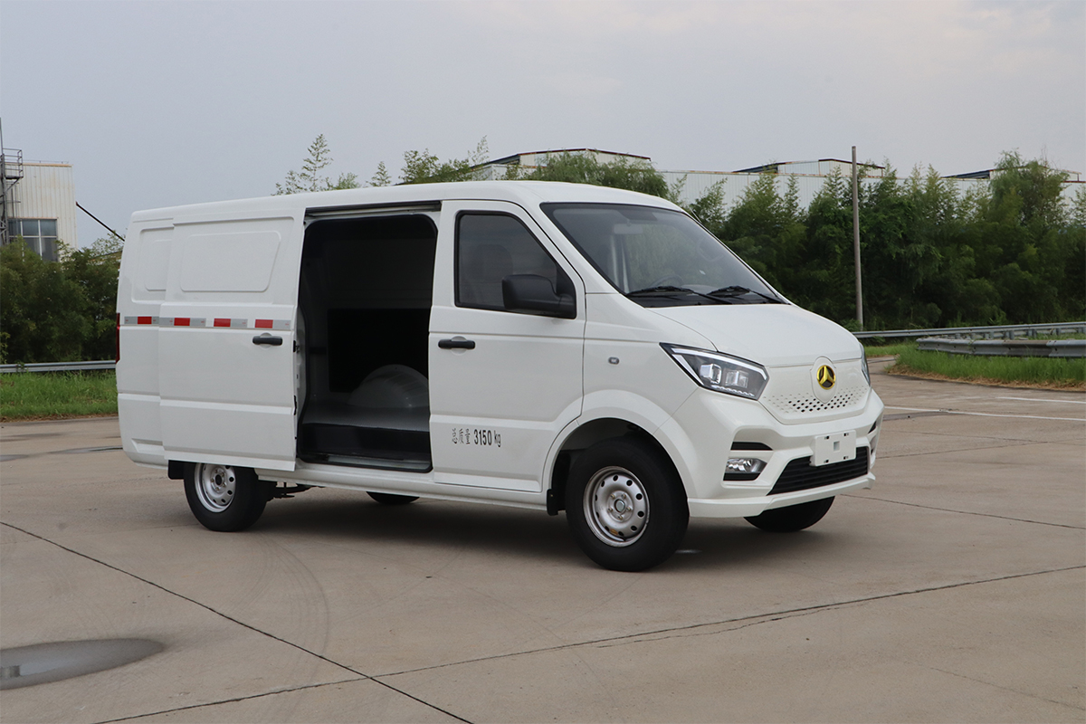 江铃晶马 E路福 4×2 纯电动物流车 39.6kW.h(JMV5030XXYBEV) 