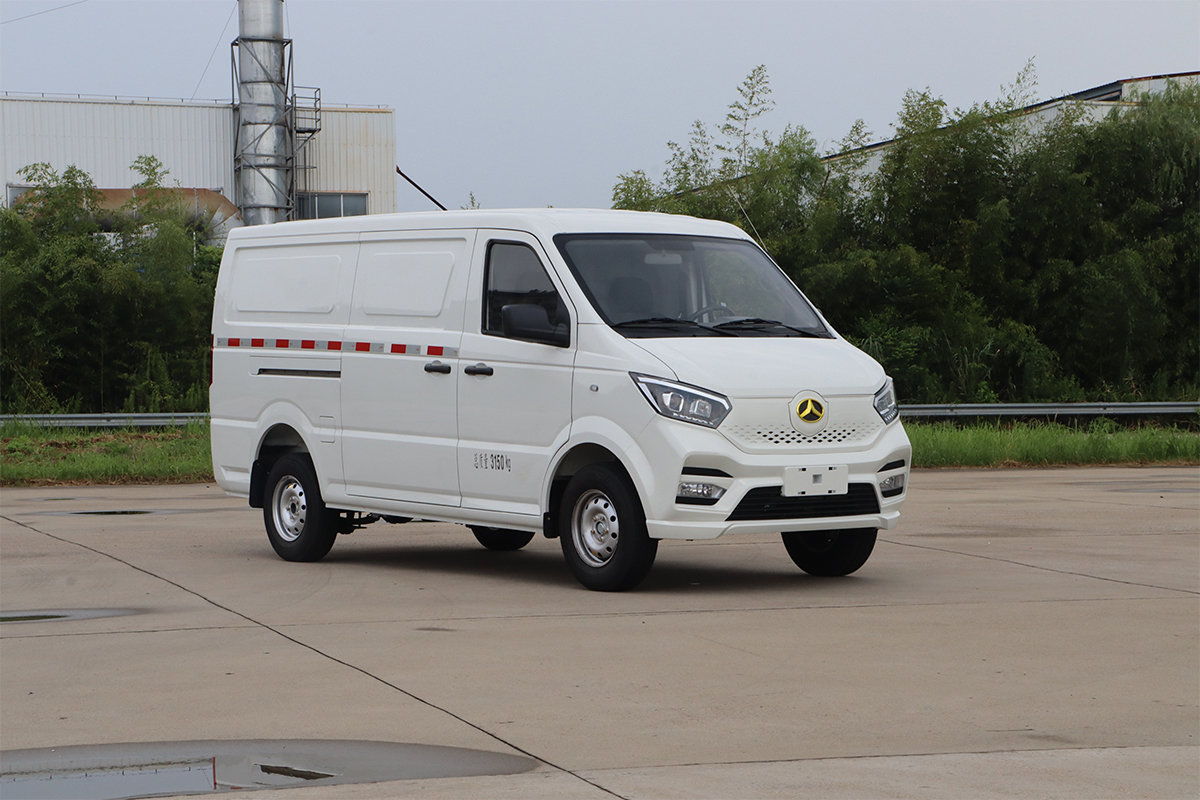 江铃晶马 E路福 4×2 纯电动物流车 39.6kW.h(JMV5030XXYBEV) 