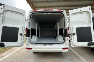 江铃晶马 E路福 4×2 纯电动物流车 39.6kW.h(JMV5030XXYBEV)