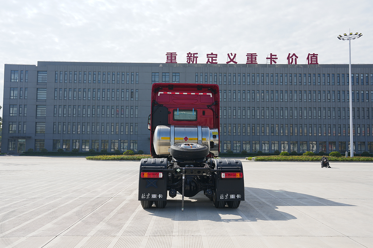 北京重卡 追梦 530马力 6×4 国六 LNG 牵引车 普货/零担运输版（BJ4250G6CP）