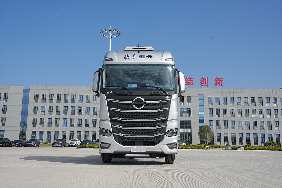 北京重卡 追梦 500马力 6×4 国六 LNG 牵引车 煤炭运输版（BJ4250G6CP）