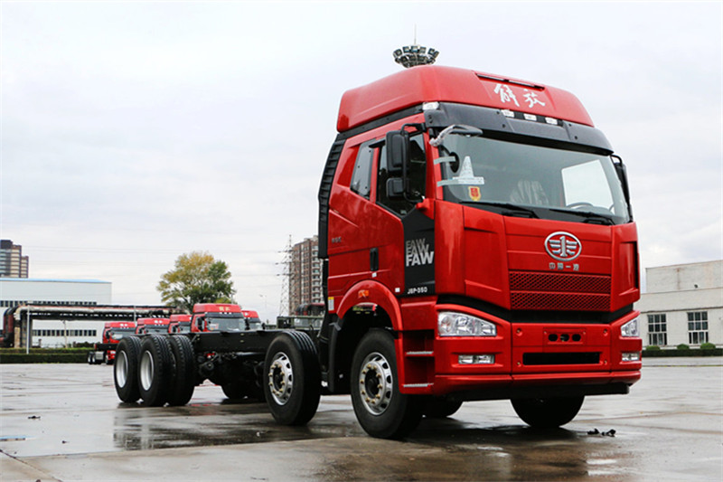 一汽解放 J6P重卡 复合型 350马力 8X4 9.5米 国五厢式载货车(CA5310XXYP66K2L7T4E5)