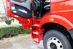 一汽解放 J6P重卡 350马力 8X4 9.5米 国四栏板载货车(CA1310P66K2L7T4E4)