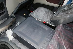 一汽解放 J6P重卡 350马力 8X4 9.5米 国四栏板载货车(CA1310P66K2L7T4E4)