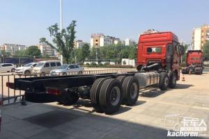 一汽解放青汽 JH6重卡 350马力 8X4 9.5米 国五厢式载货车底盘(CA5310XXYP25K2L7T4E5A80)