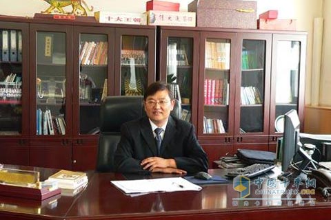 新宏昌重工集团董事长蒋晓冬