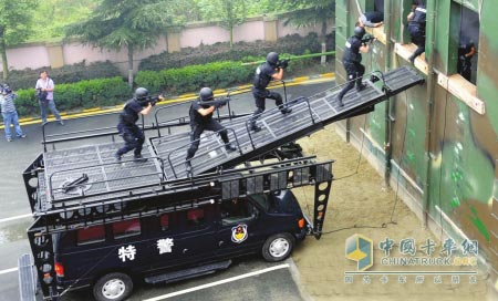 装甲突击车