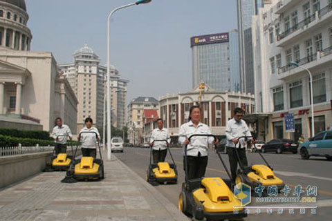 手推式吸尘车