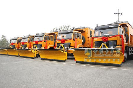 中国重汽国Ⅳ排放金王子除雪车