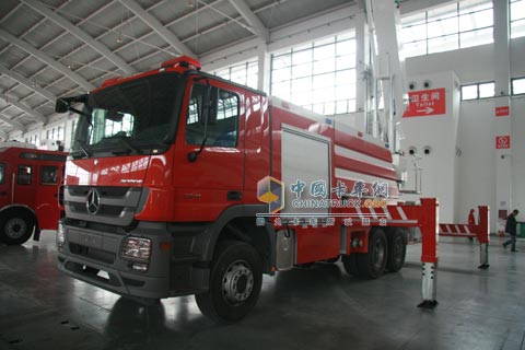 奔驰消防车