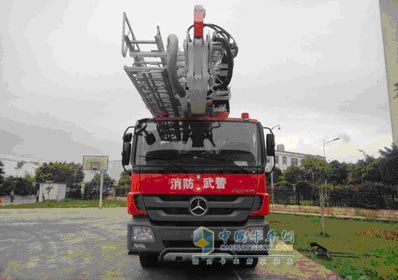 奔驰登高消防车