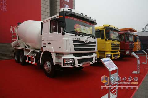陕汽德龙F3000“超值版”水泥搅拌车