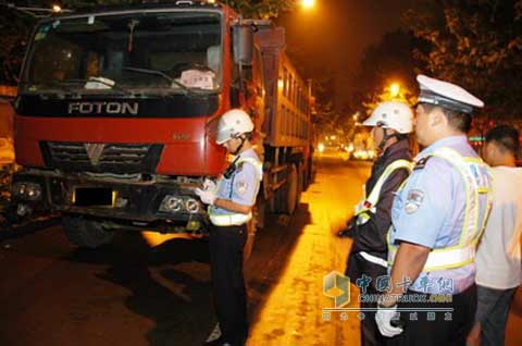 成都6日起严查违禁货车