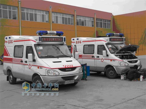 南京依维柯 跃进汽车 轻卡 抗震救灾