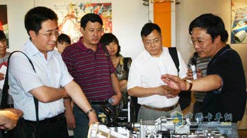 工信部质量宣传考察组参观考察中国重汽